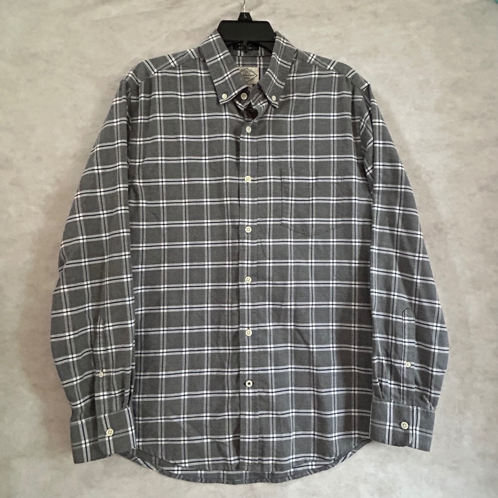 St Johns Bay Mens Gray Plaid Easy Care Button Down Shirt Medium Long Sleeve